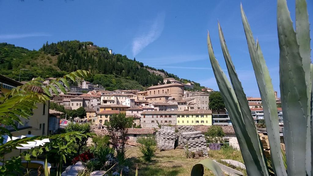 La Finestra Sul Fiume Bed and Breakfast Fossombrone Εξωτερικό φωτογραφία