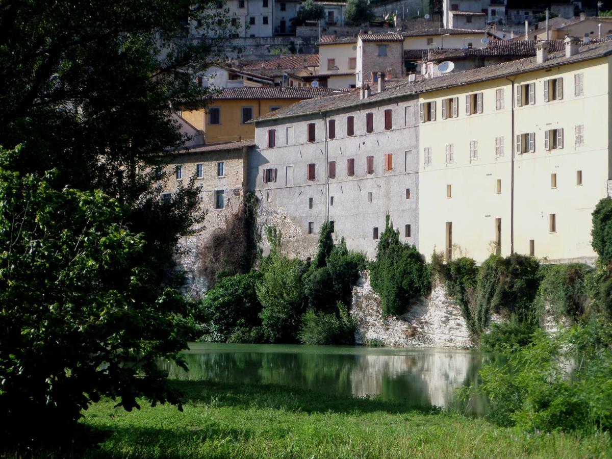 La Finestra Sul Fiume Bed and Breakfast Fossombrone Εξωτερικό φωτογραφία