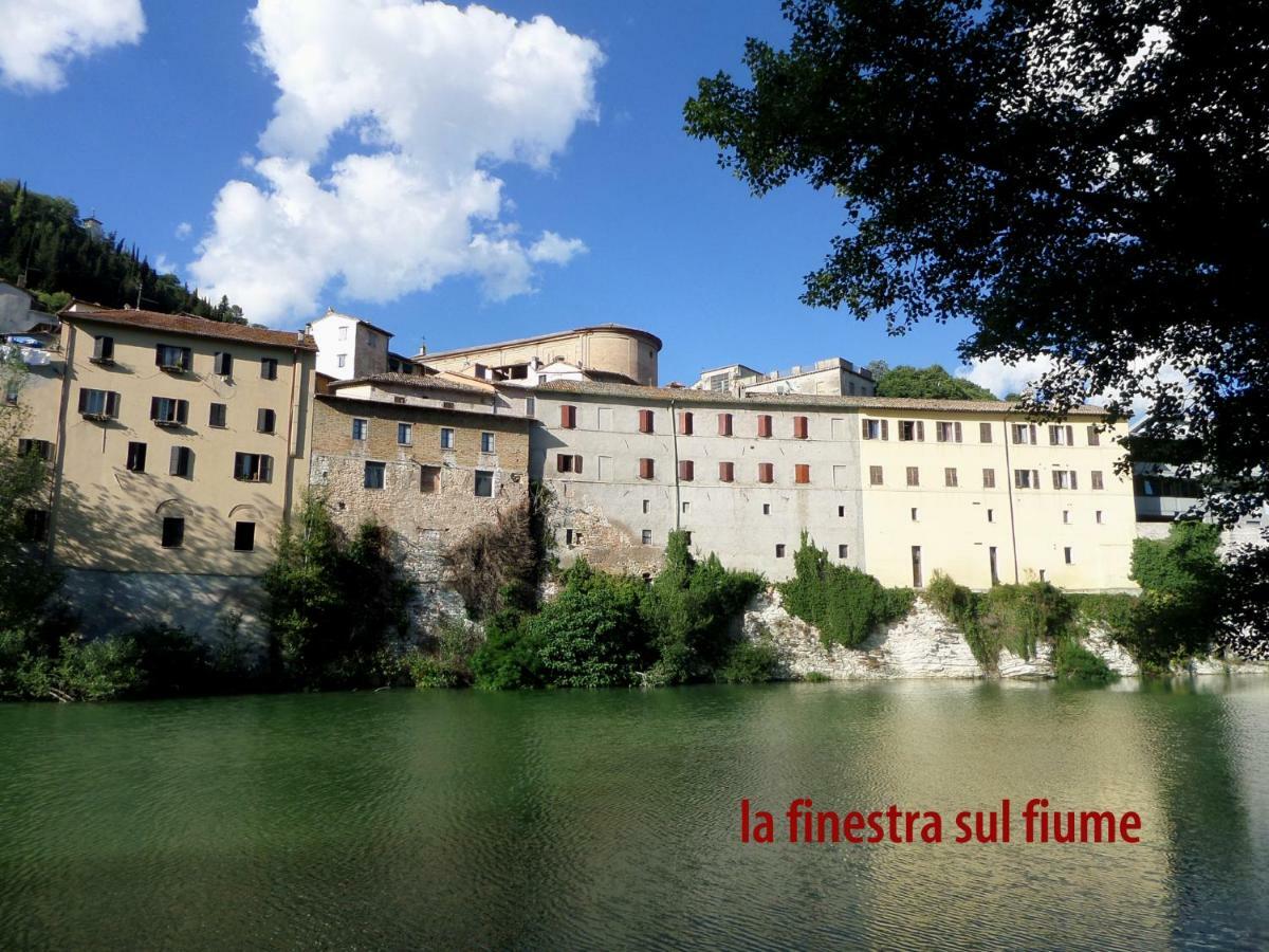 La Finestra Sul Fiume Bed and Breakfast Fossombrone Εξωτερικό φωτογραφία